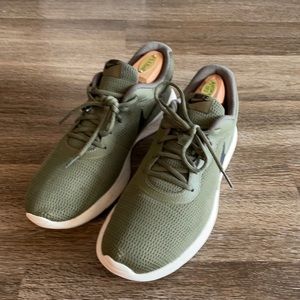 Nike Mesh Green Lightweight Sneaker 12